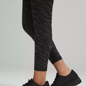 Lululemon Wunder Under High Rise Tight 25" Lunar New Year Black Tiger size 4 NEW